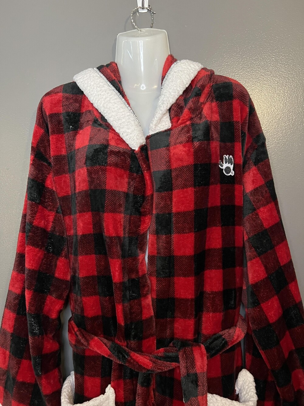Bearpaw Robe Womens 2X Red Black Plaid Hooded Sherpa Lined Fleece Cozy